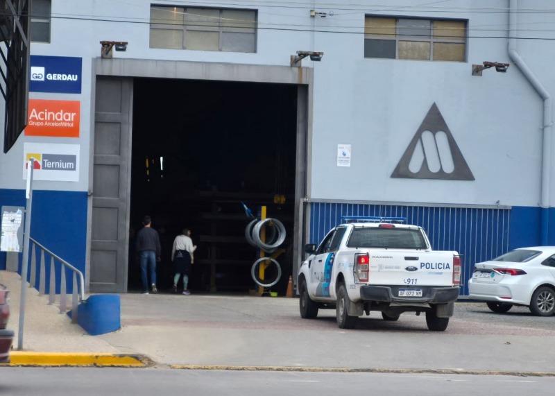 Un trabajador trasladado con c�digo rojo al caer desde 4 metros